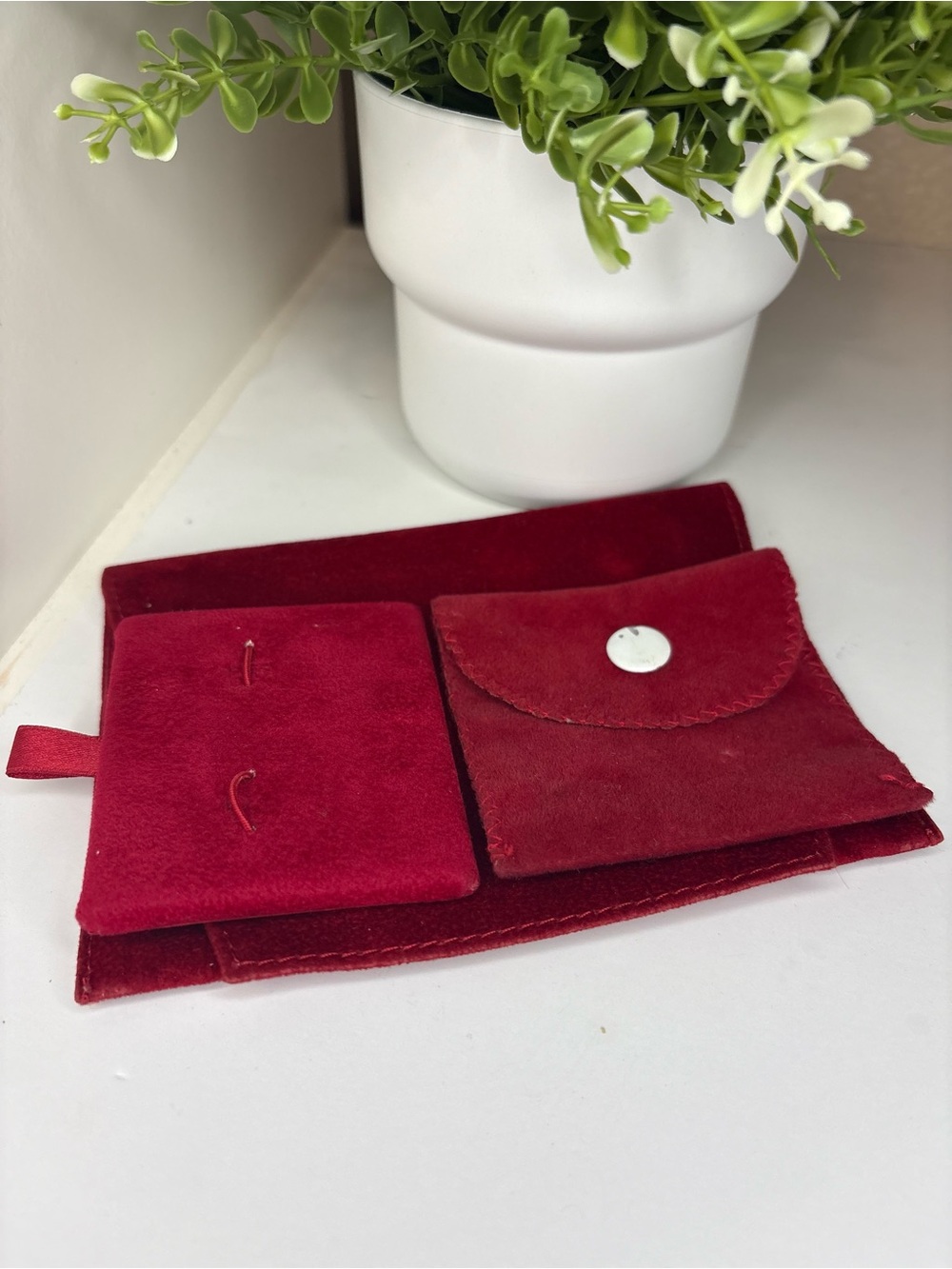 Authentic Cartier Red Velvet Jewelry Pouch Case Travel Holder Earring Insert - Picture 14 of 14